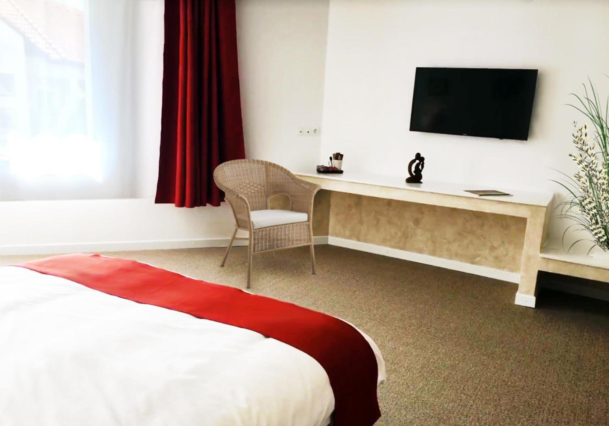 Csiki Hotel 密古雷休治 外观 照片
